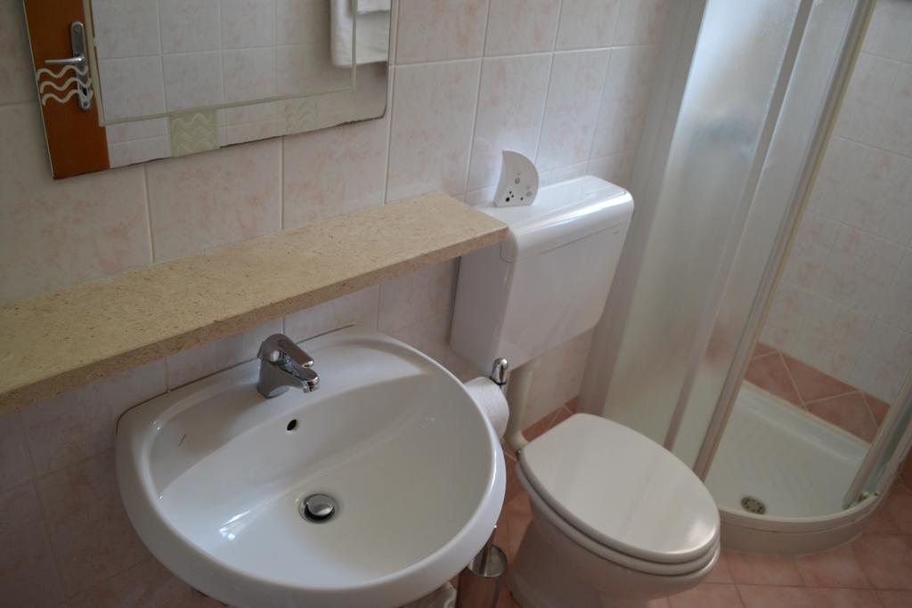 Apartment Jugo Piran Buitenkant foto